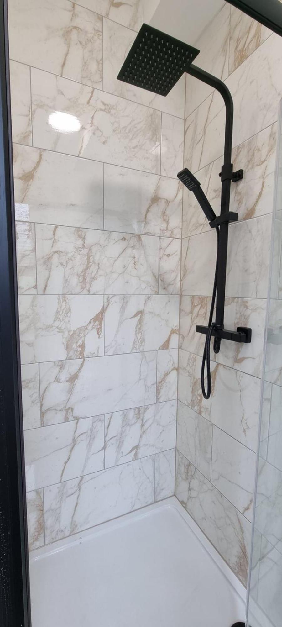 Apartment Flat Opposite College With Free Parking And 5 Mins Walk To Train Station Wakefield