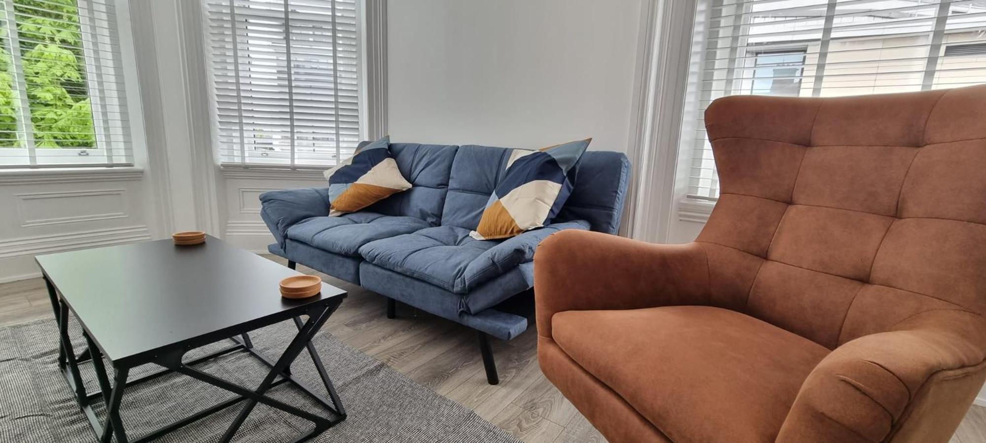 Flat Opposite College With Free Parking And 5 Mins Walk To Train Station * Wakefield